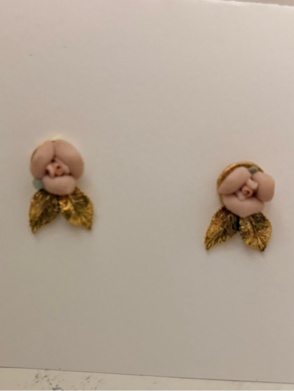 1990s Delicate Pink Floral Stud Earrings with Gold Leaves